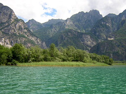 Vacanzenatura In canoa sul Mera